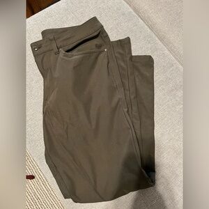 Lululemon Mens Slim Fit Pants in Olive
